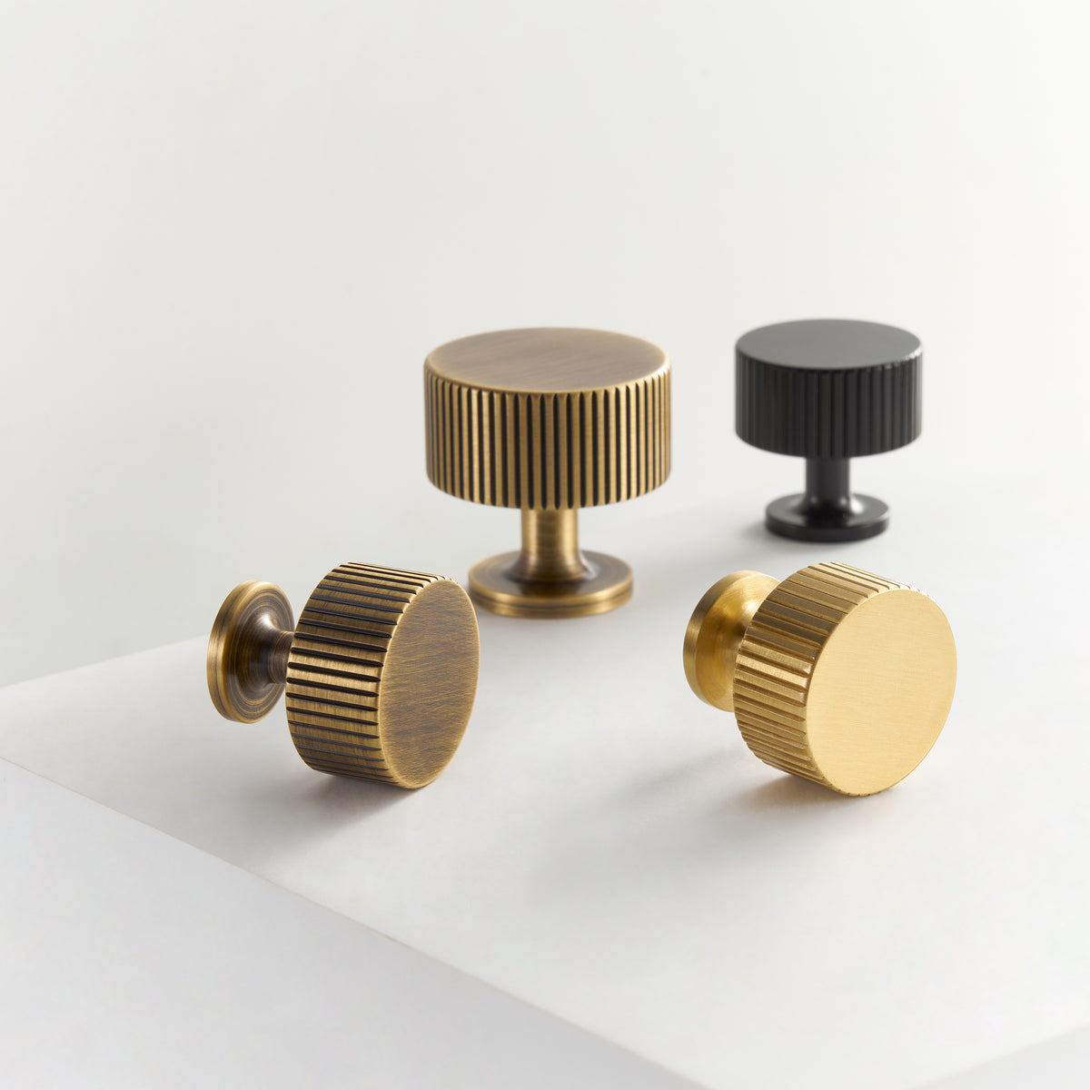 Linear Brass Handl